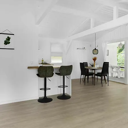Newly Renovated In The Forest * Fakse Ladeplads
