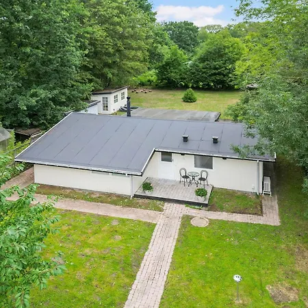Newly Renovated In The Forest * Fakse Ladeplads