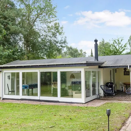 Newly Renovated In The Forest Feriehus
